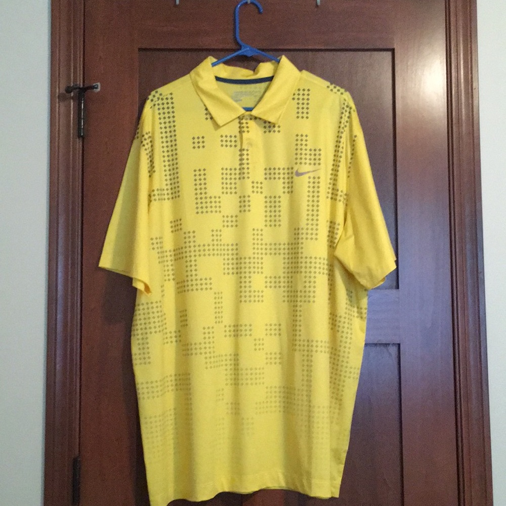 XXL Nike golf shirt.